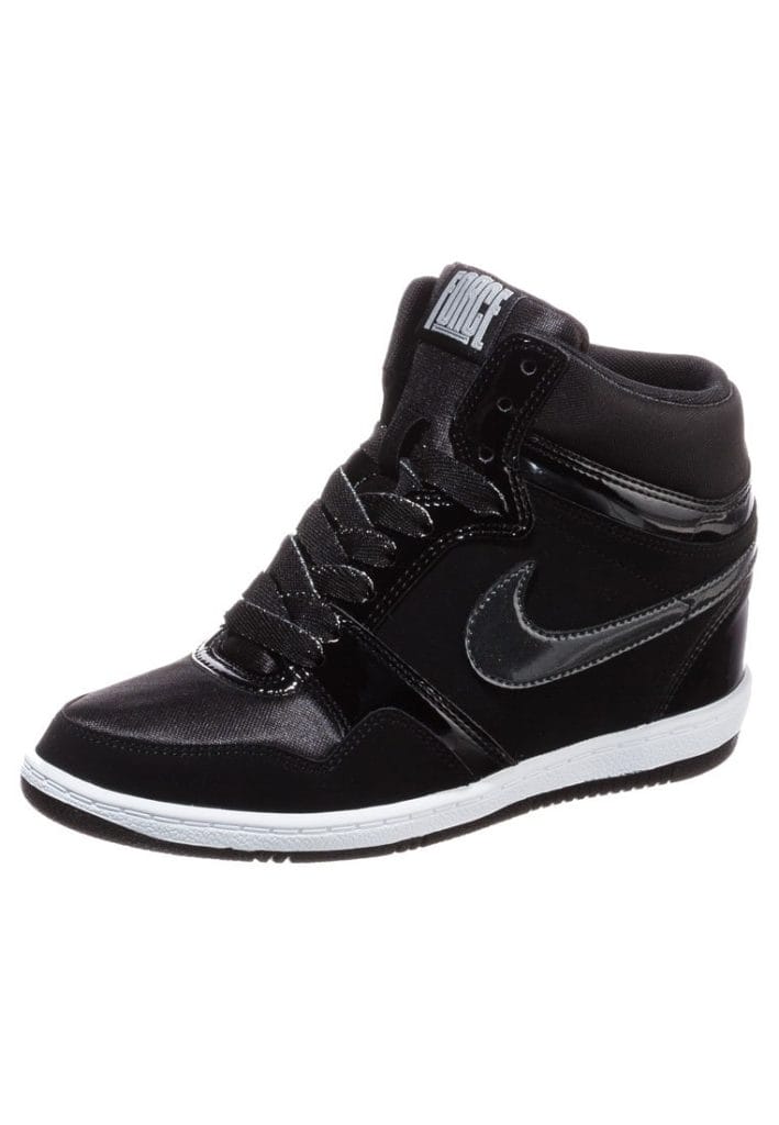 Nike Force Sky High noires vernies