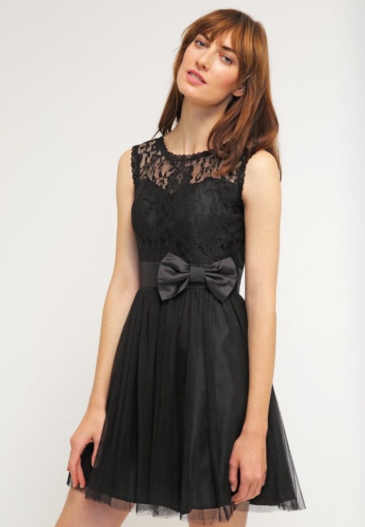 Robe courte noire dentelle jupon Laona